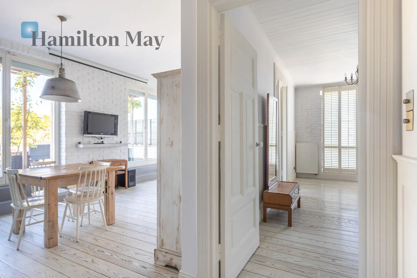 City: Warszawa Street: Adama Branickiego Region: Wilanów Subregion: Wilanów Wysoki Distance to centre: 9.24 km Level: 4 Price: 8200 PLN Bedrooms: 2 - slider