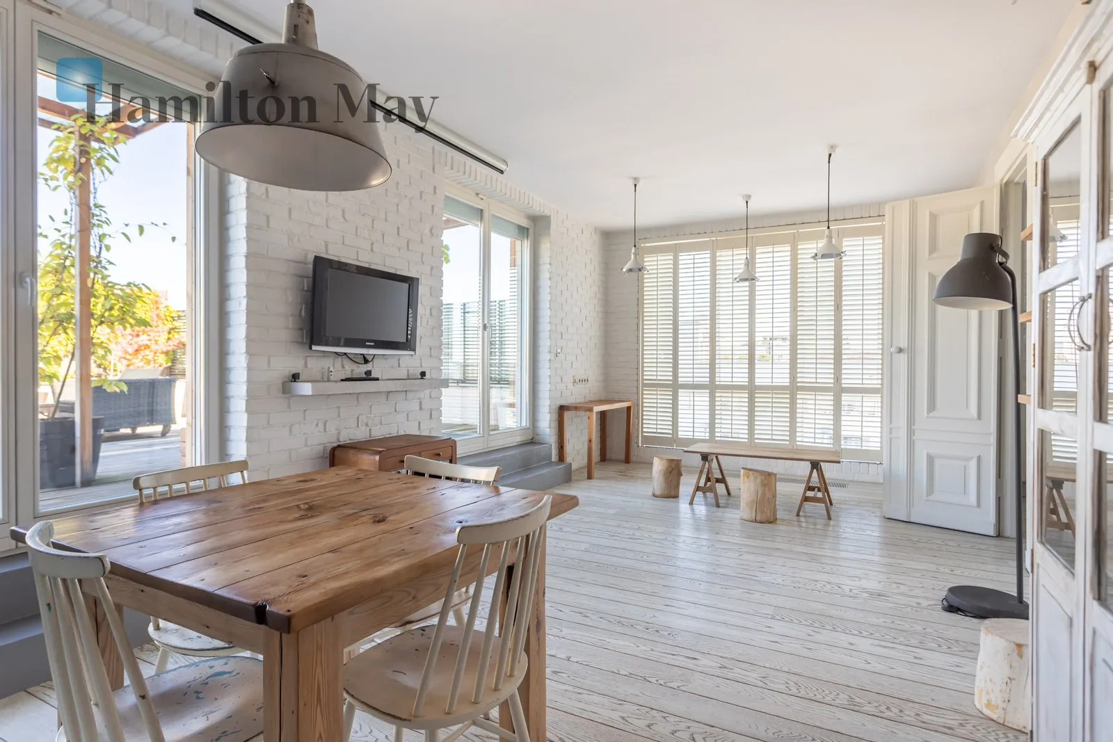 City: Warszawa Street: Adama Branickiego Region: Wilanów Subregion: Wilanów Wysoki Distance to centre: 9.24 km Level: 4 Price: 8200 PLN Bedrooms: 2 Bathrooms: 1 Size: 80m2 - slider