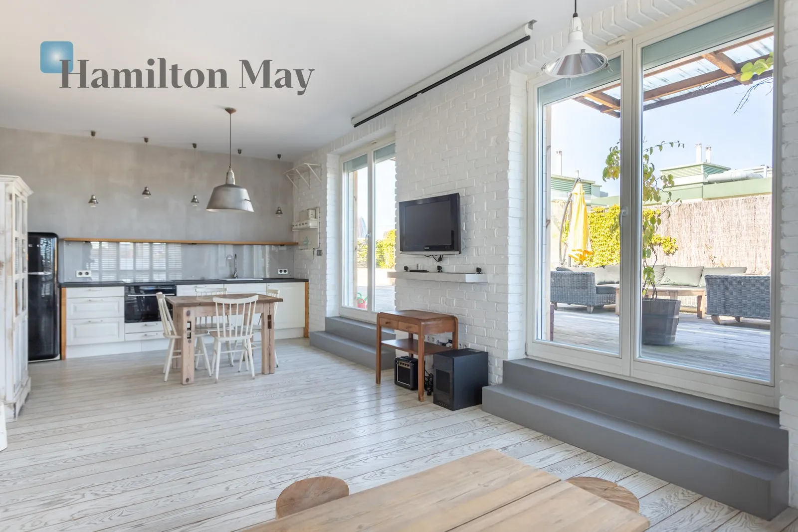 City: Warszawa Street: Adama Branickiego Region: Wilanów Subregion: Wilanów Wysoki Distance to centre: 9.24 km Level: 4 Price: 8200 PLN Bedrooms: 2 Bathrooms: 1 Size: 80m2 Price/m2: 103 PLN - slider