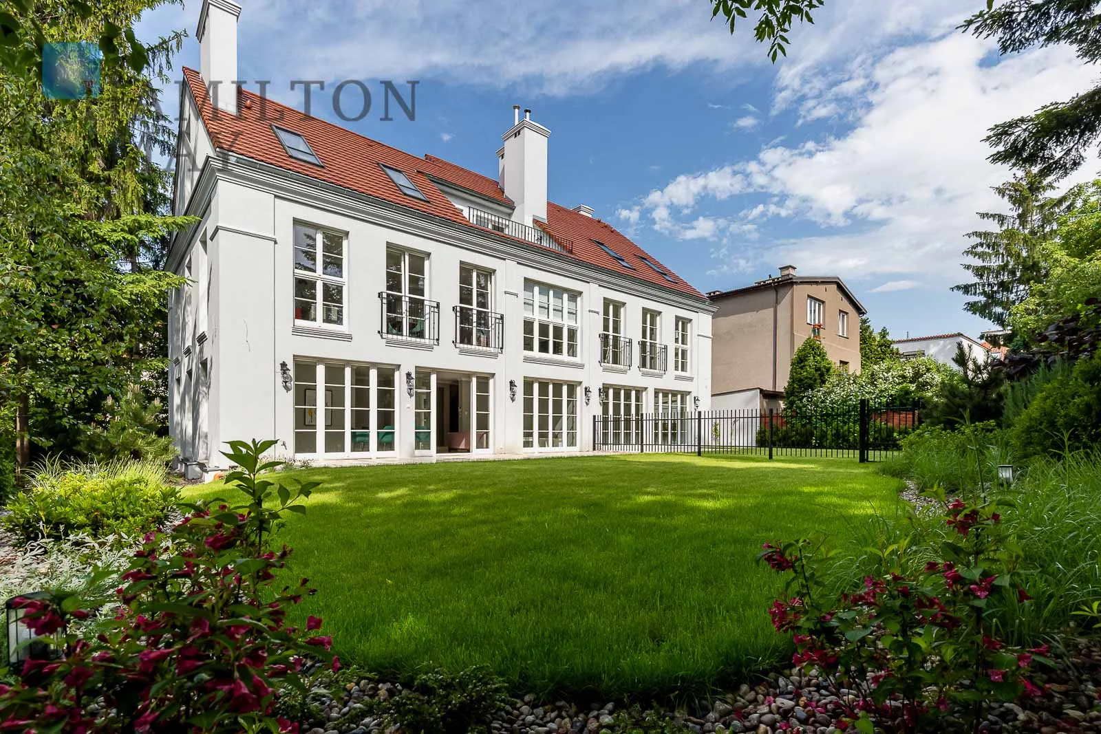 Apartament w willi na Starym Żoliborzu - slider