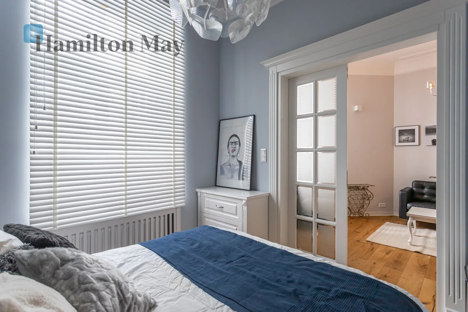 Region: Śródmieście Subregion: Śródmieście Południowe Distance to centre: 0.5 km Level: 3 Price: 5000 PLN Bedrooms: 1 Bathrooms: 1 Size: 40m2 - slider