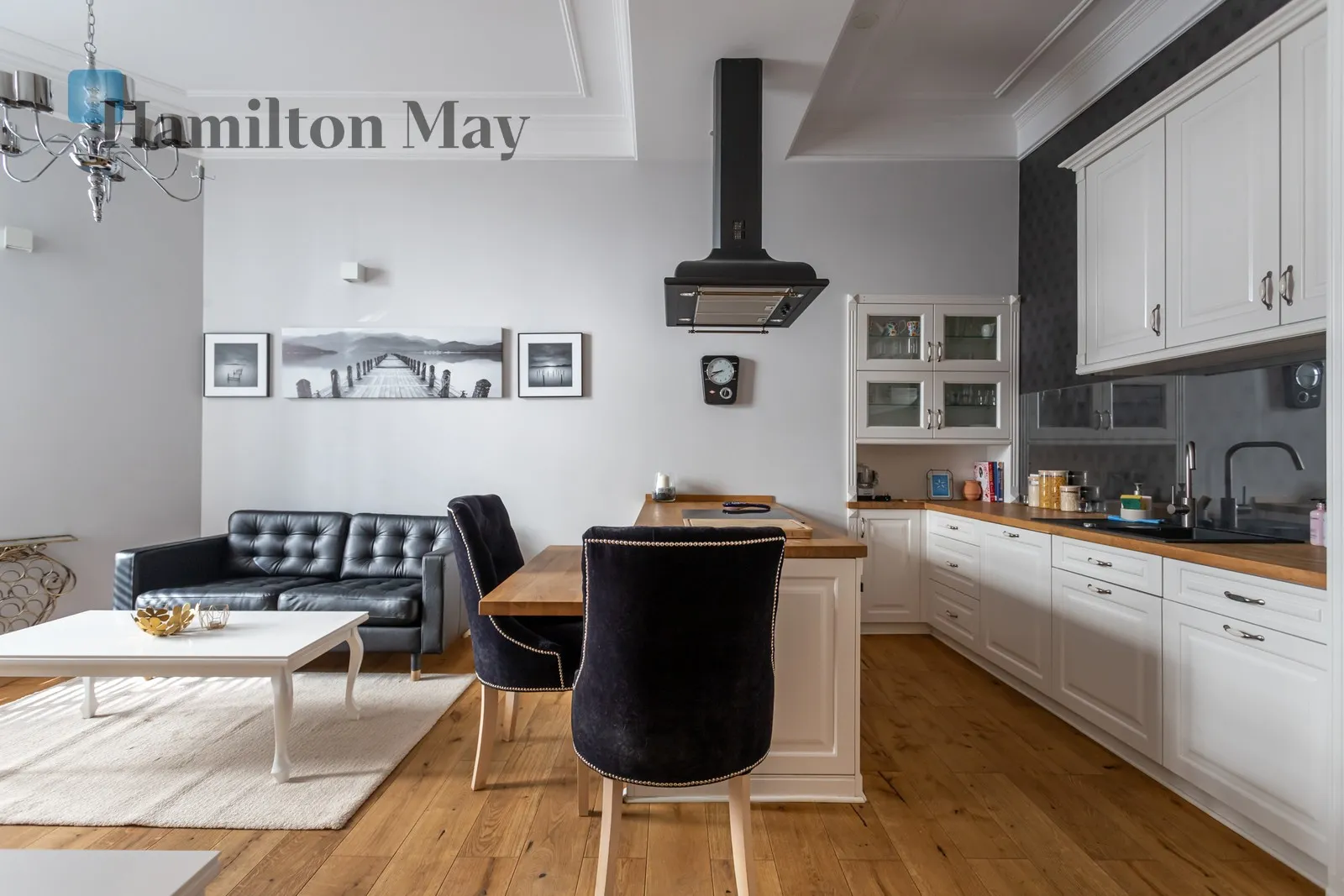 Street: Poznańska Region: Śródmieście Subregion: Śródmieście Południowe Distance to centre: 0.5 km Level: 3 Price: 5000 PLN Bedrooms: 1 Bathrooms: 1 Size: 40m2 Price/m2: 125 PLN - slider