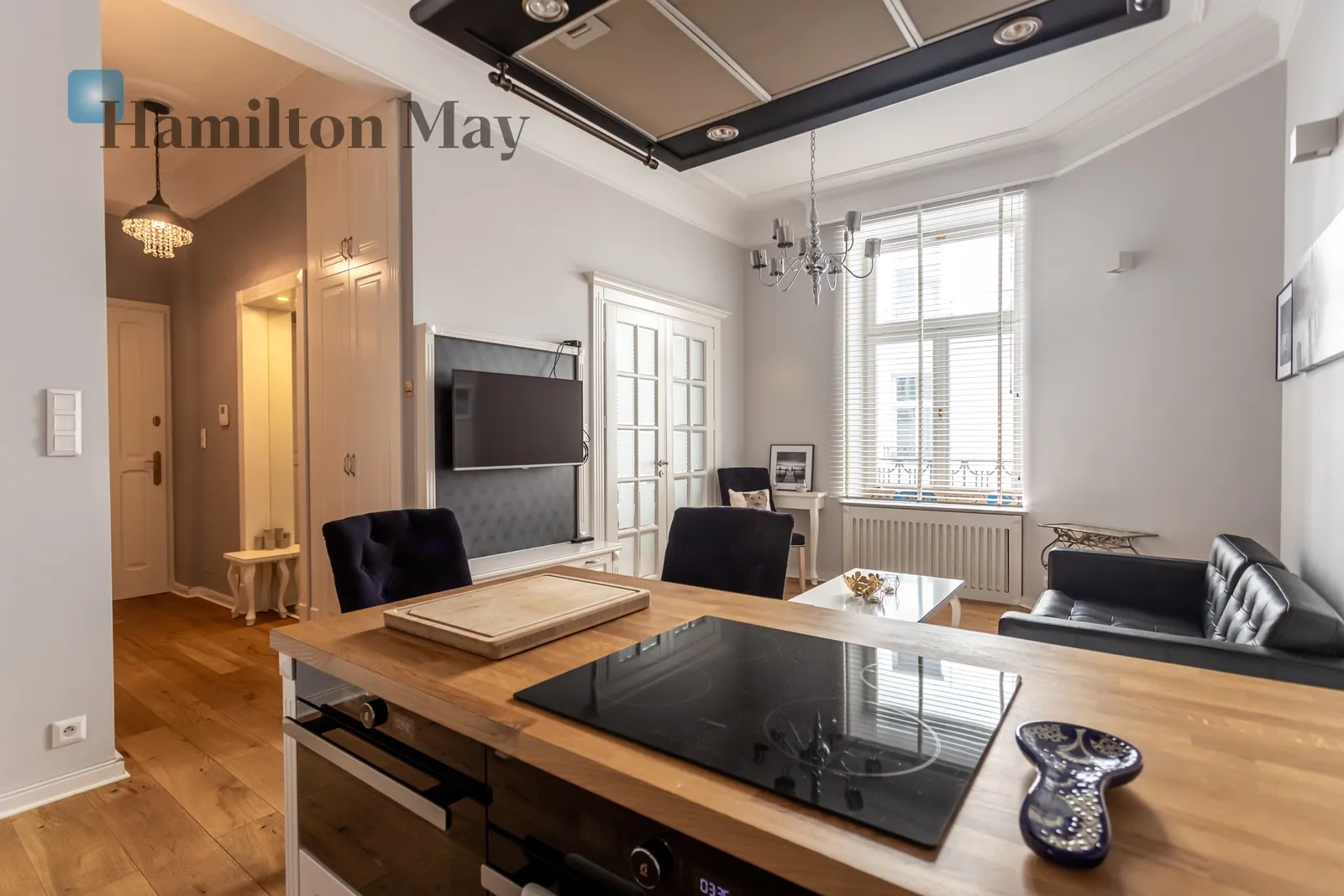 Region: Śródmieście Subregion: Śródmieście Południowe Distance to centre: 0.5 km Level: 3 Price: 5000 PLN Bedrooms: 1 Bathrooms: 1 Size: 40m2 Price/m2: 125 PLN - slider