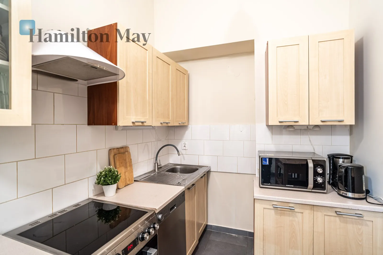 Subregion: Kazimierz Distance to centre: 1 km Level: 2 Price: 3800 PLN Bedrooms: 2 Bathrooms: 1 Size: 58m2 Price/m2: 66 PLN - slider