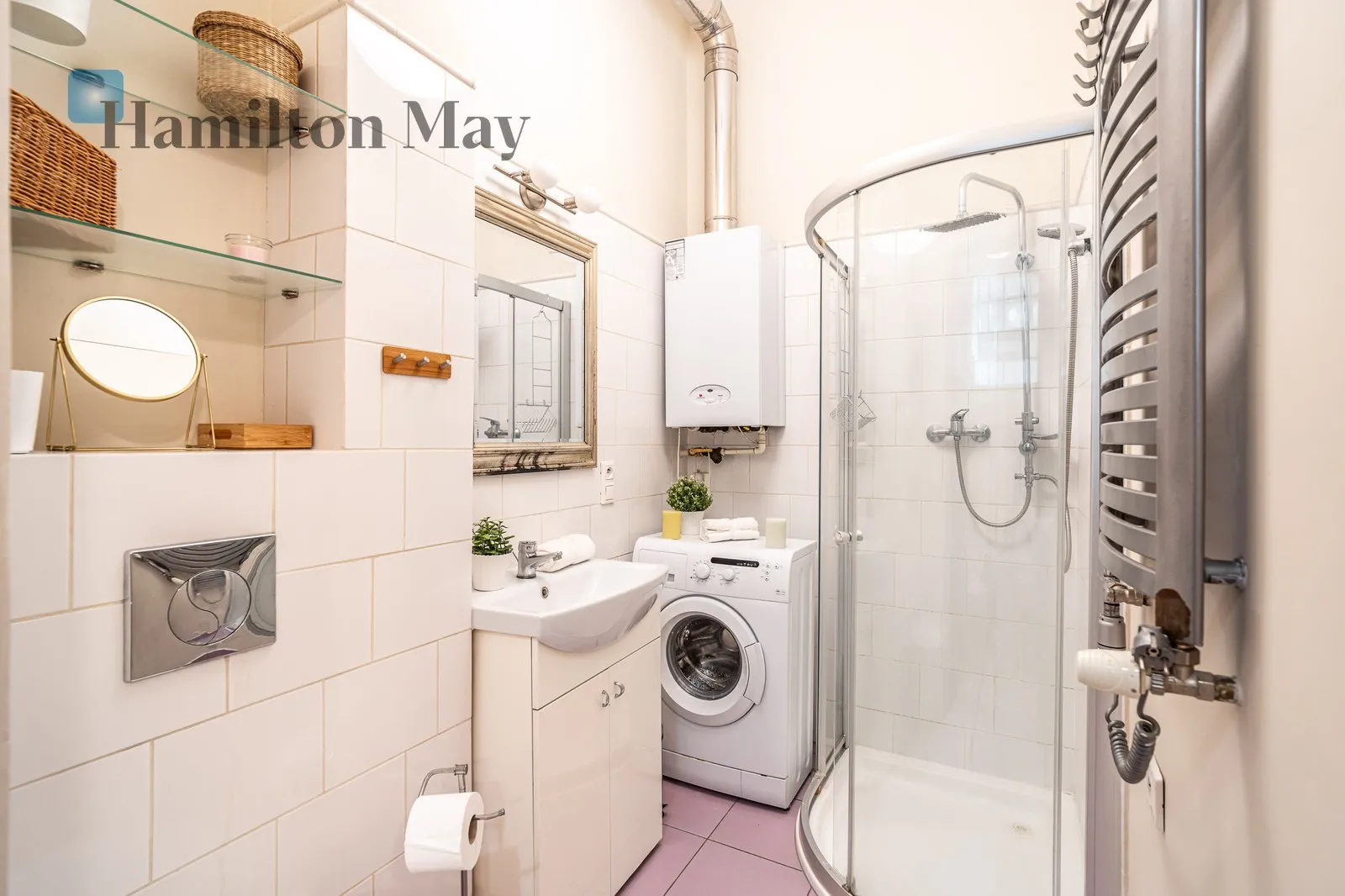 Region: Stare Miasto Subregion: Kazimierz Distance to centre: 1 km Level: 2 Price: 3800 PLN Bedrooms: 2 Bathrooms: 1 - slider