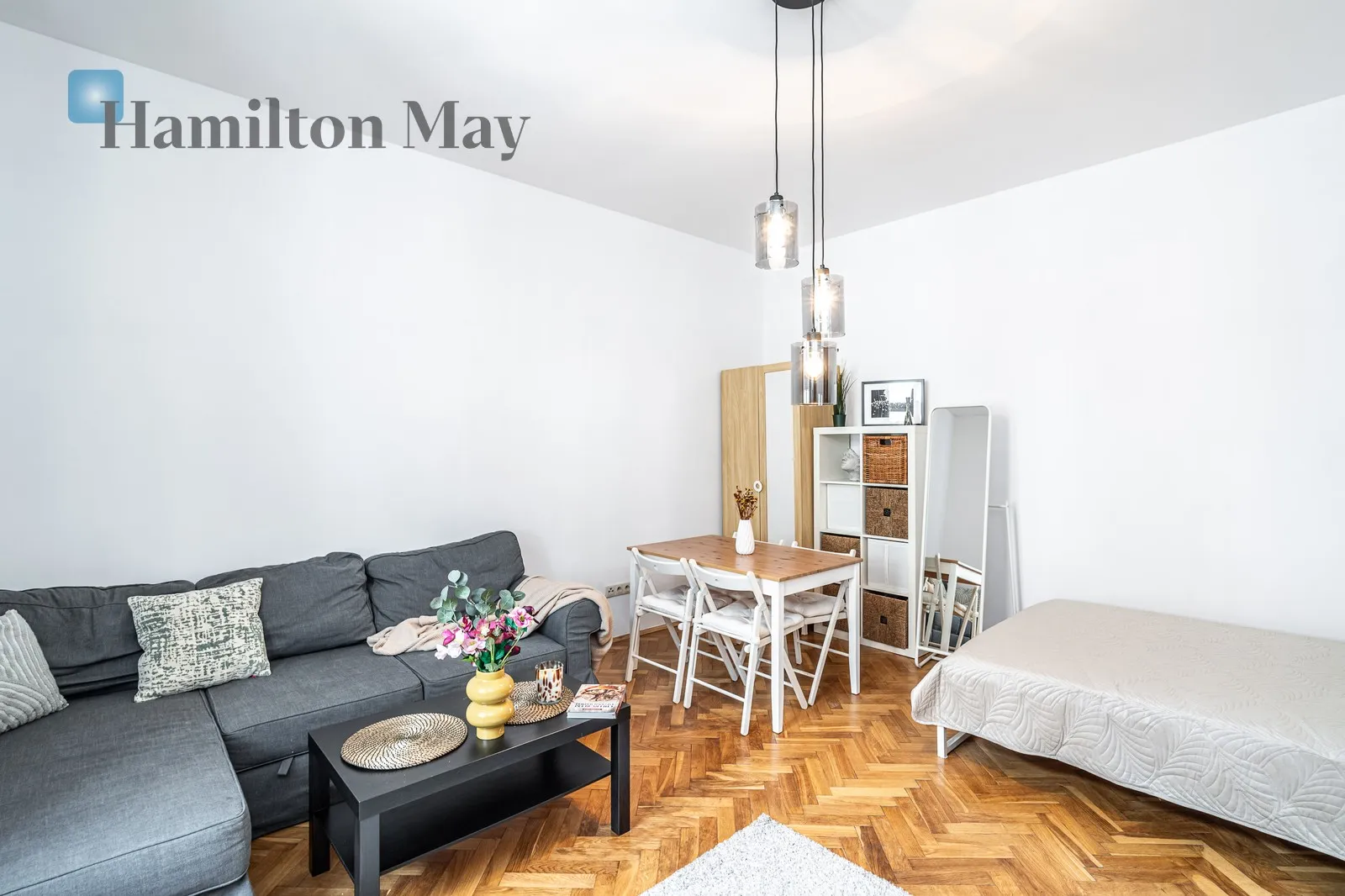 Street: Józefa Region: Stare Miasto Subregion: Kazimierz Distance to centre: 1 km Level: 2 Price: 3800 PLN Bedrooms: 2 Bathrooms: 1 Size: 58m2 Price/m2: 66 PLN - slider