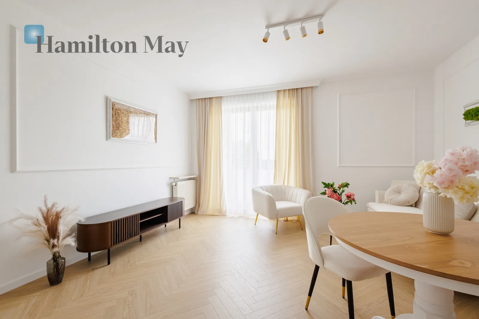 City: Warszawa Street: aleja Wyścigowa Region: Mokotów Subregion: Służew Distance to centre: 7.06 km Level: 4 Price: 5200 PLN Bedrooms: 1 Bathrooms: 1 Size: 47m2 - slider