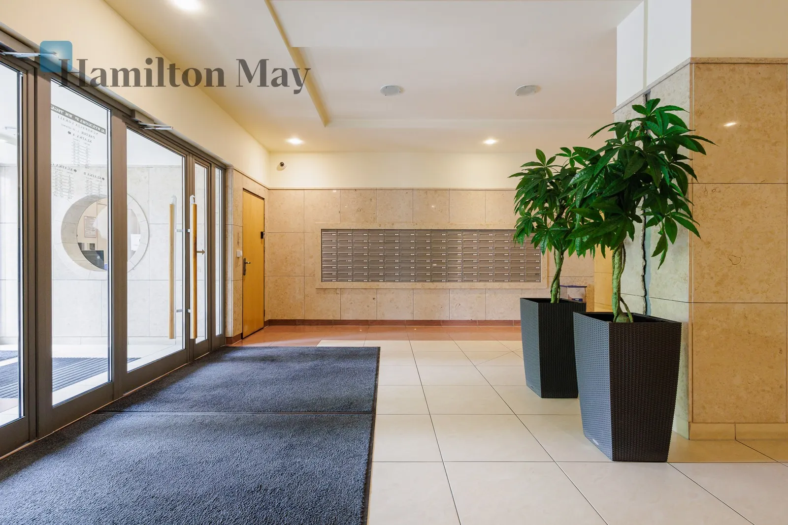 Distance to centre: 7.06 km Level: 4 Price: 5200 PLN Bedrooms: 1 Bathrooms: 1 Size: 47m2 Price/m2: 111 PLN - slider