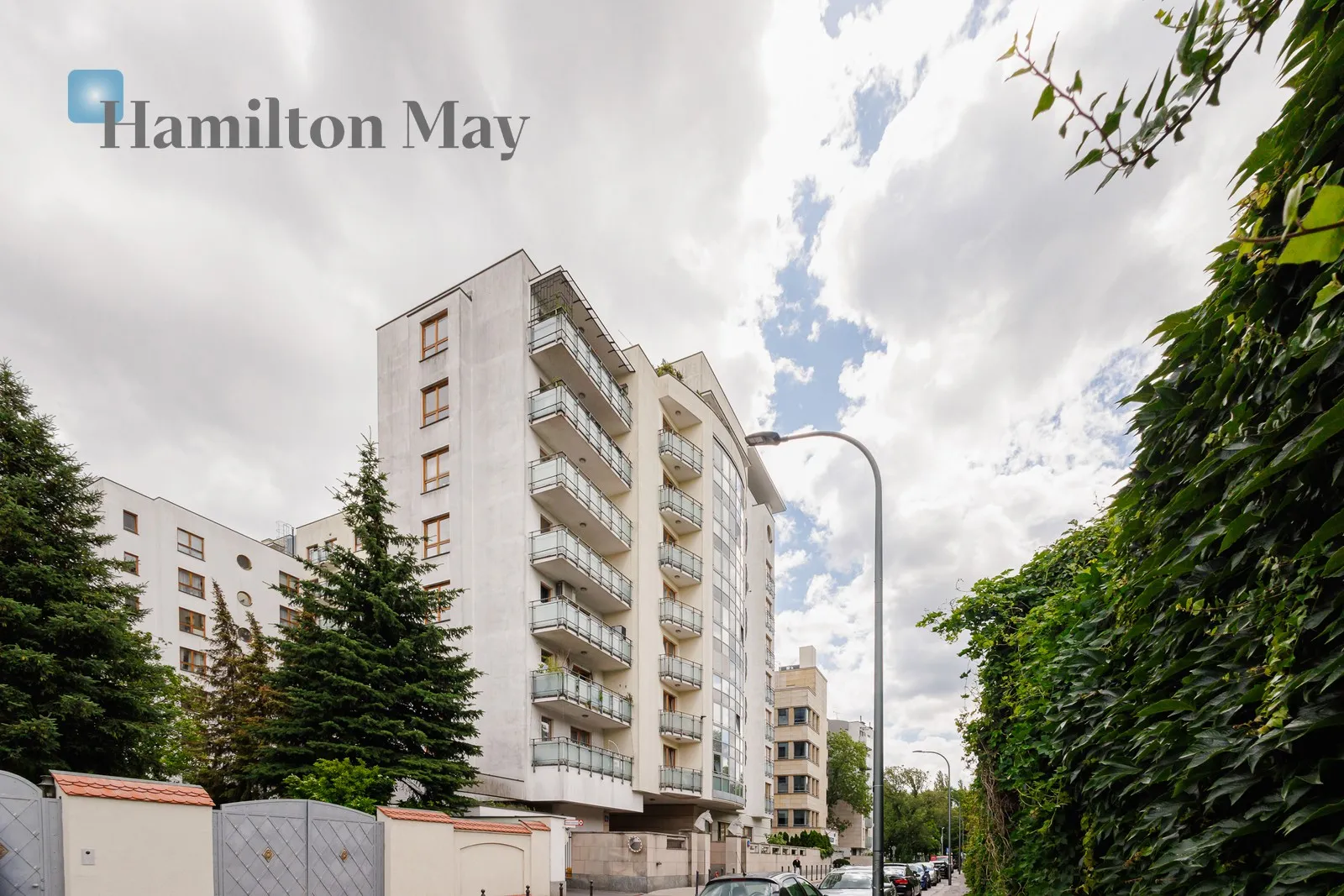Region: Mokotów Subregion: Służew Distance to centre: 7.06 km Level: 4 Price: 5200 PLN Bedrooms: 1 - slider