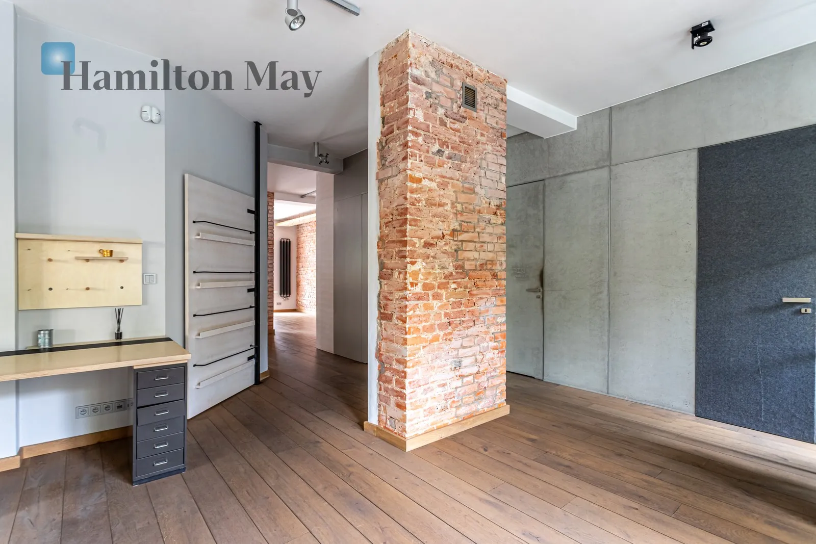 City: Warszawa Street: Angorska Region: Praga-Południe Subregion: Saska Kępa Distance to centre: 3.59 km Price: 3700000 PLN Bedrooms: 4 - slider