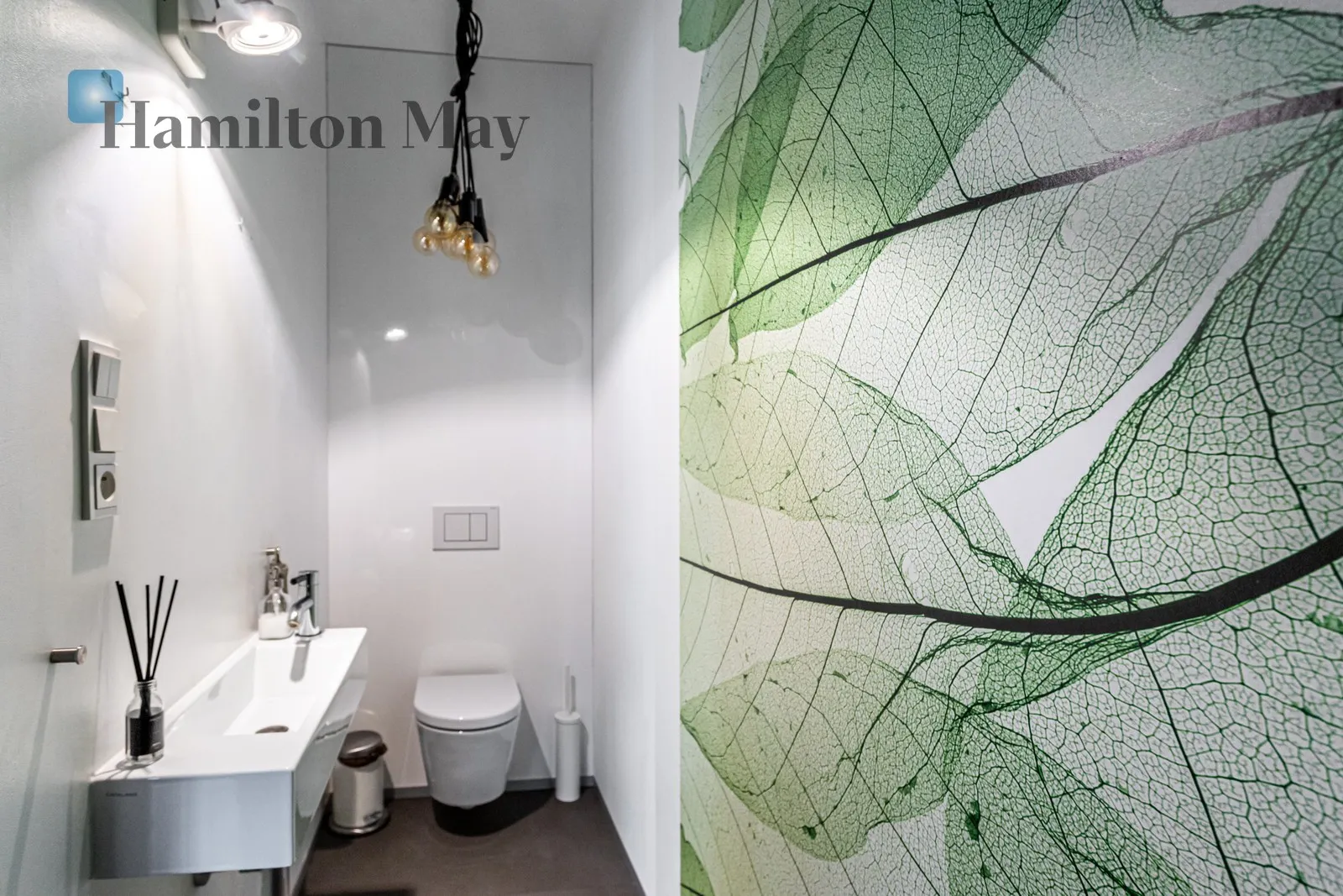 Region: Praga-Południe Subregion: Saska Kępa Distance to centre: 3.59 km Price: 3700000 PLN Bedrooms: 4 Bathrooms: 2 Size: 192m2 - slider