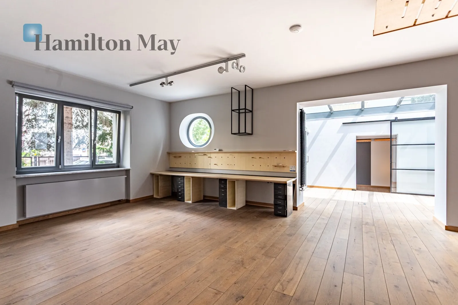 City: Warszawa Street: Angorska Region: Praga-Południe Subregion: Saska Kępa Distance to centre: 3.59 km Price: 3700000 PLN - slider