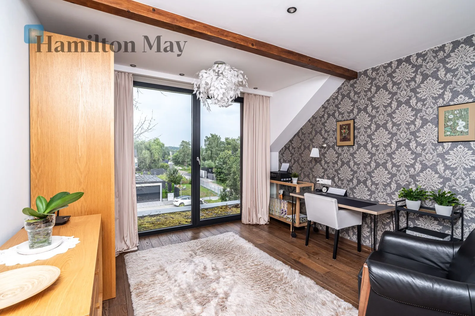 Przestronny, nowoczesny i bezczynszowy dwupoziomowy apartament na kameralnym osiedlu

 - slider