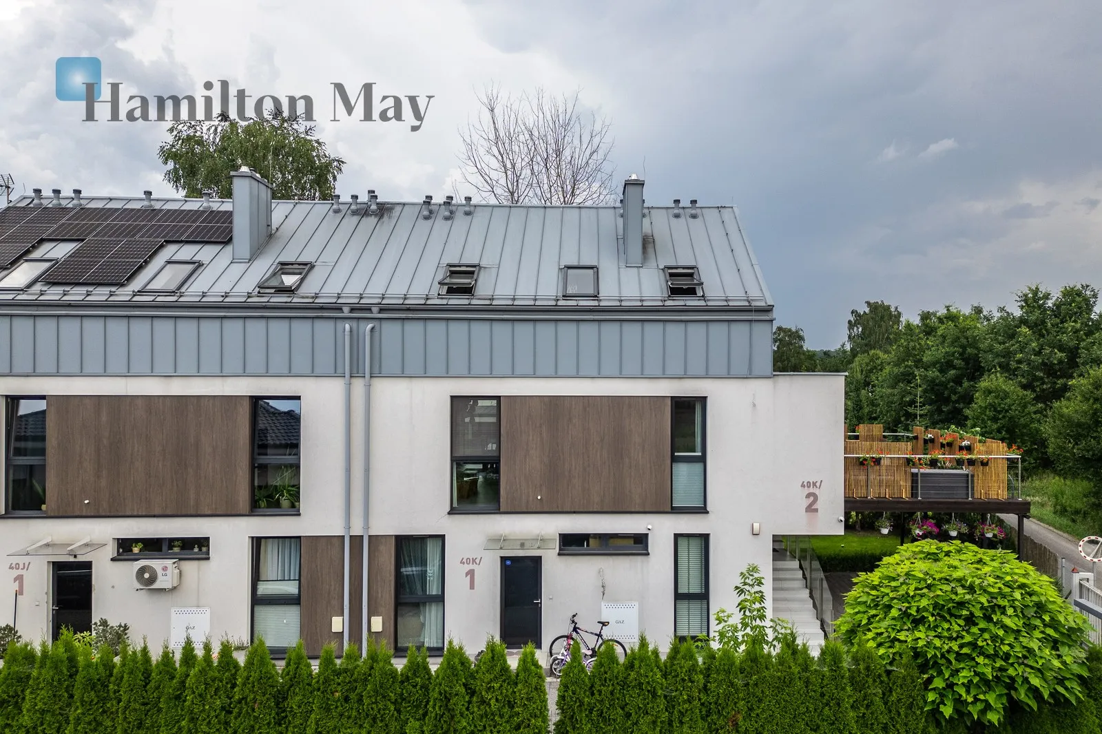 Przestronny, nowoczesny i bezczynszowy dwupoziomowy apartament na kameralnym osiedlu

 - slider