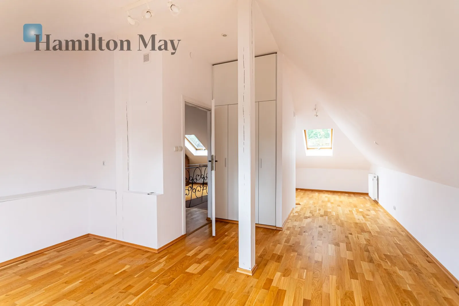 Dom wolnostojący 330 m² | Wilanów Niski | 5 sypialni | pompa ciepła | fotowoltaika - slider