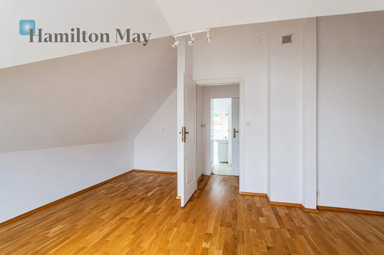 Dom wolnostojący 330 m² | Wilanów Niski | 5 sypialni | pompa ciepła | fotowoltaika - slider