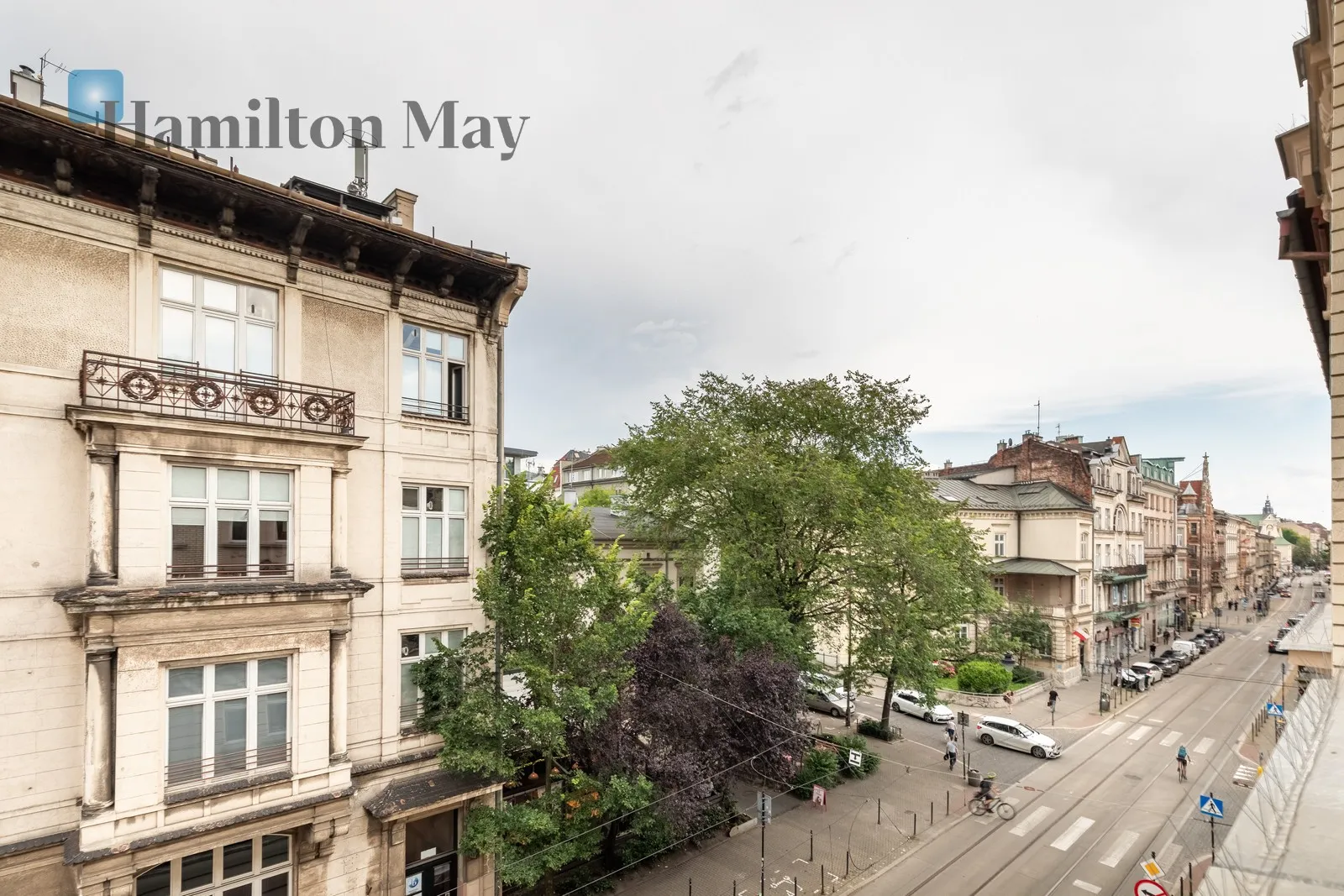 Street: Karmelicka Region: Stare Miasto Distance to centre: 0.95 km Level: 3 Price: 1980000 PLN Bedrooms: 2 Bathrooms: 1 - slider
