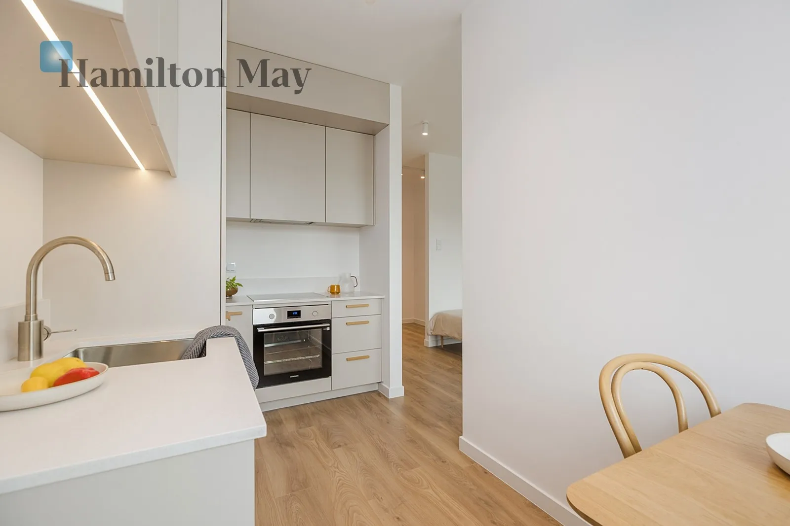 City: Warszawa Street: Wschodu Słońca Region: Włochy Subregion: Raków Distance to centre: 5.73 km Level: 6 Price: 741180 PLN Bedrooms: 1 - slider