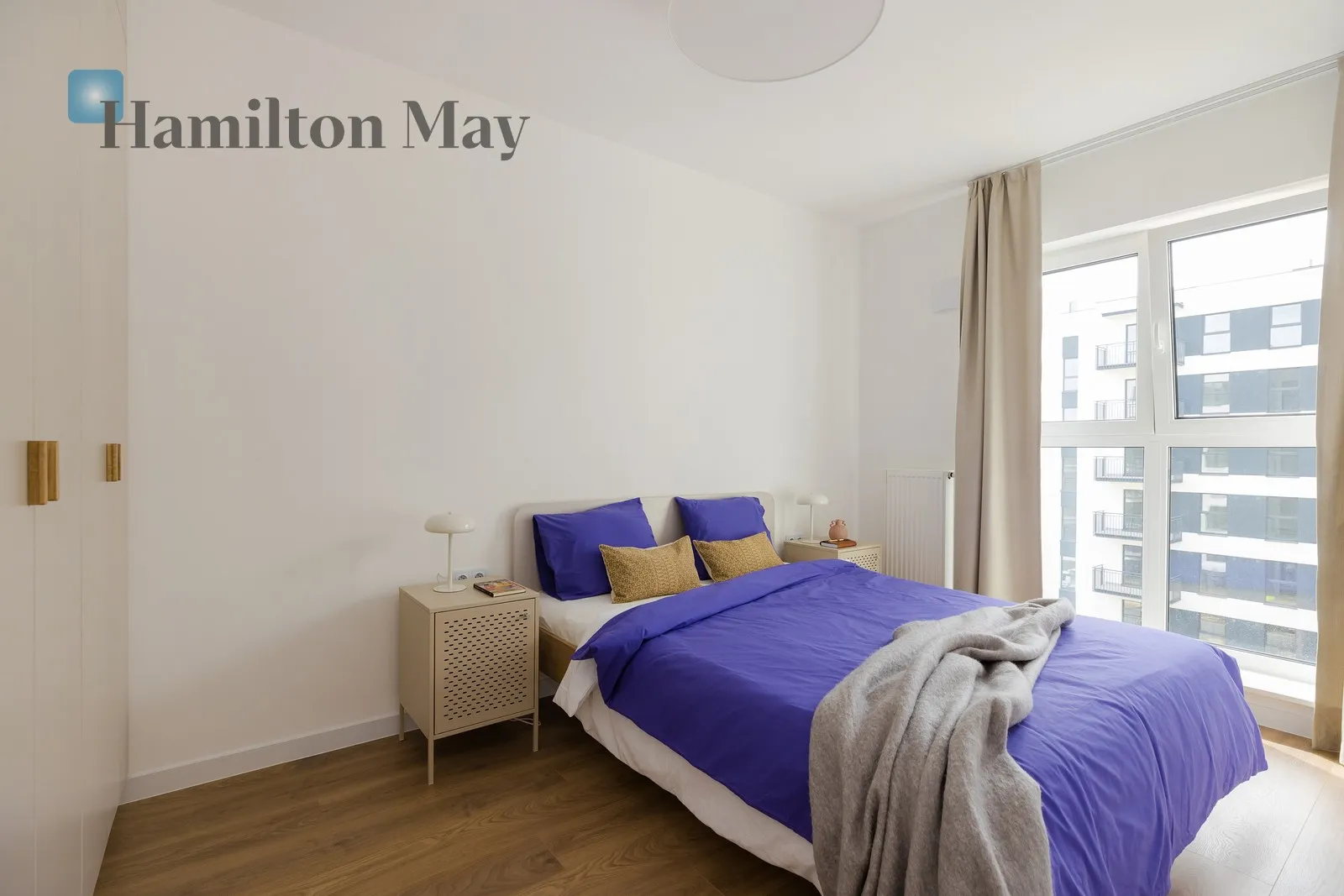 Street: Wschodu Słońca Region: Włochy Subregion: Raków Distance to centre: 5.73 km Level: 6 Price: 861506.37 PLN Bedrooms: 1 Bathrooms: 1 - slider