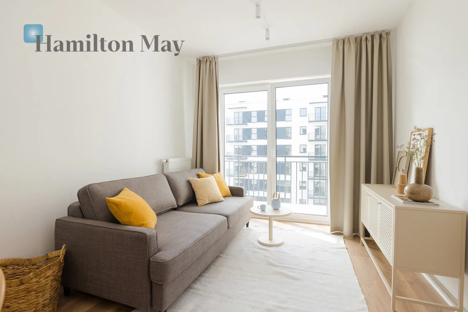 Street: Wschodu Słońca Region: Włochy Subregion: Raków Distance to centre: 5.73 km Level: 6 Price: 861506.37 PLN Bedrooms: 1 Bathrooms: 1 Size: 37.1m2 Price/m2: 23221 PLN - slider