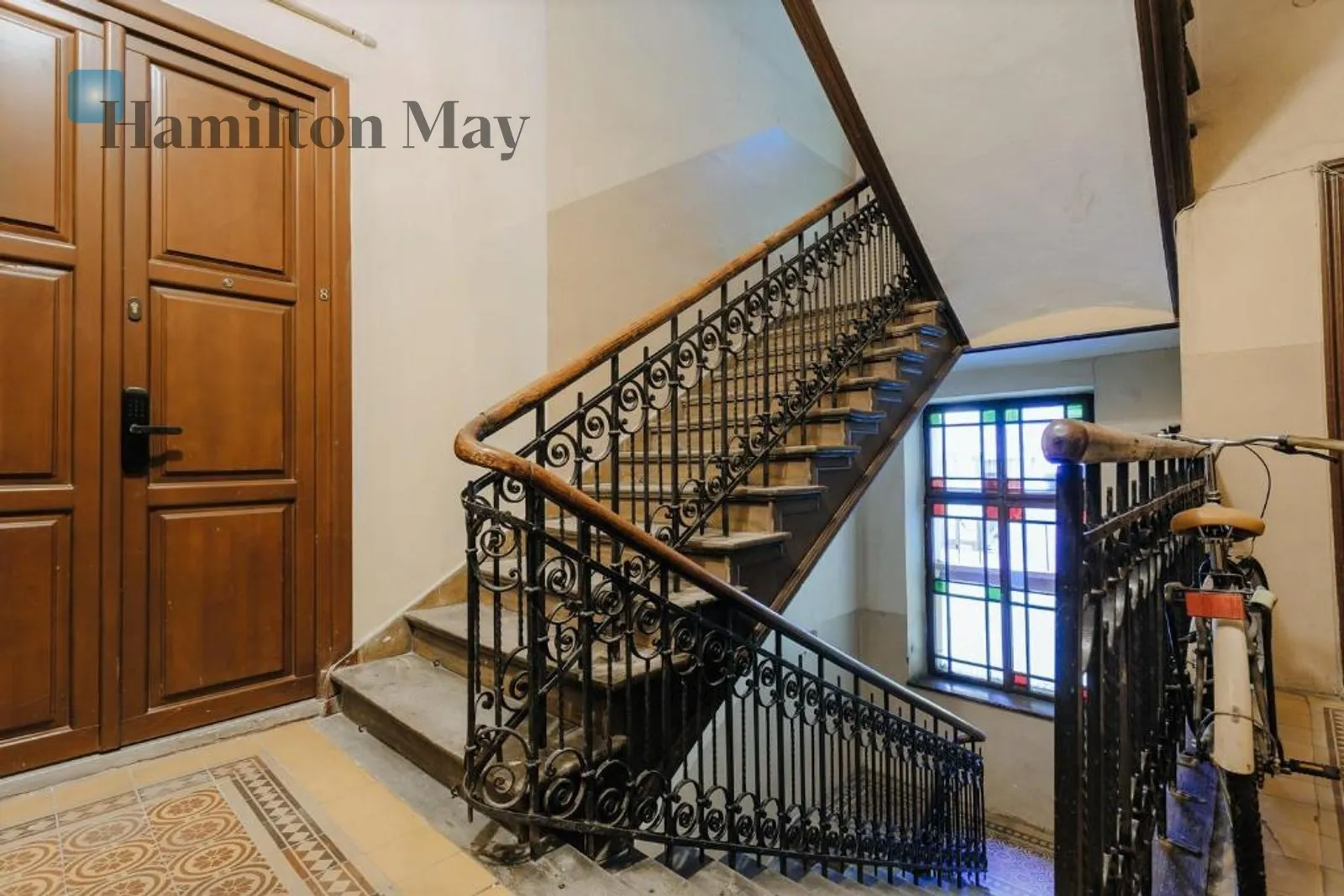 Street: Jana Kochanowskiego Region: Stare Miasto Distance to centre: 1.02 km Level: 1 Price: 1090000 PLN Bedrooms: 2 Bathrooms: 1 - slider