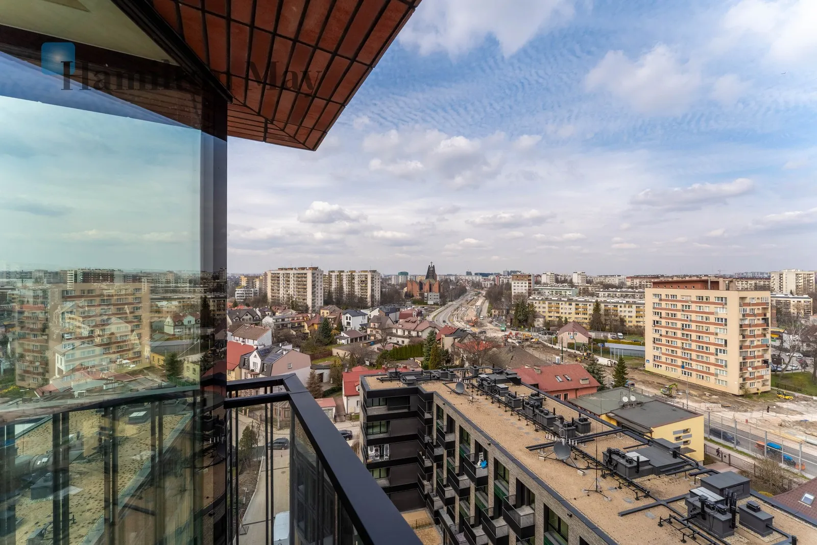 City: Kraków Street: Mogilska Region: Prądnik Czerwony Subregion: Rakowice Distance to centre: 3.35 km Level: 9 Price: 1400000 PLN Bedrooms: 2 Bathrooms: 2 - slider