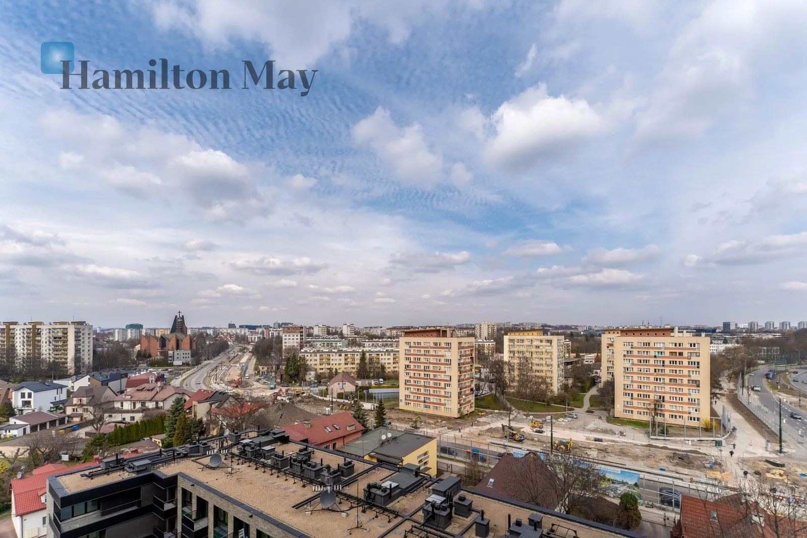 Subregion: Rakowice Distance to centre: 3.35 km Level: 9 Price: 1400000 PLN Bedrooms: 2 Bathrooms: 2 - slider