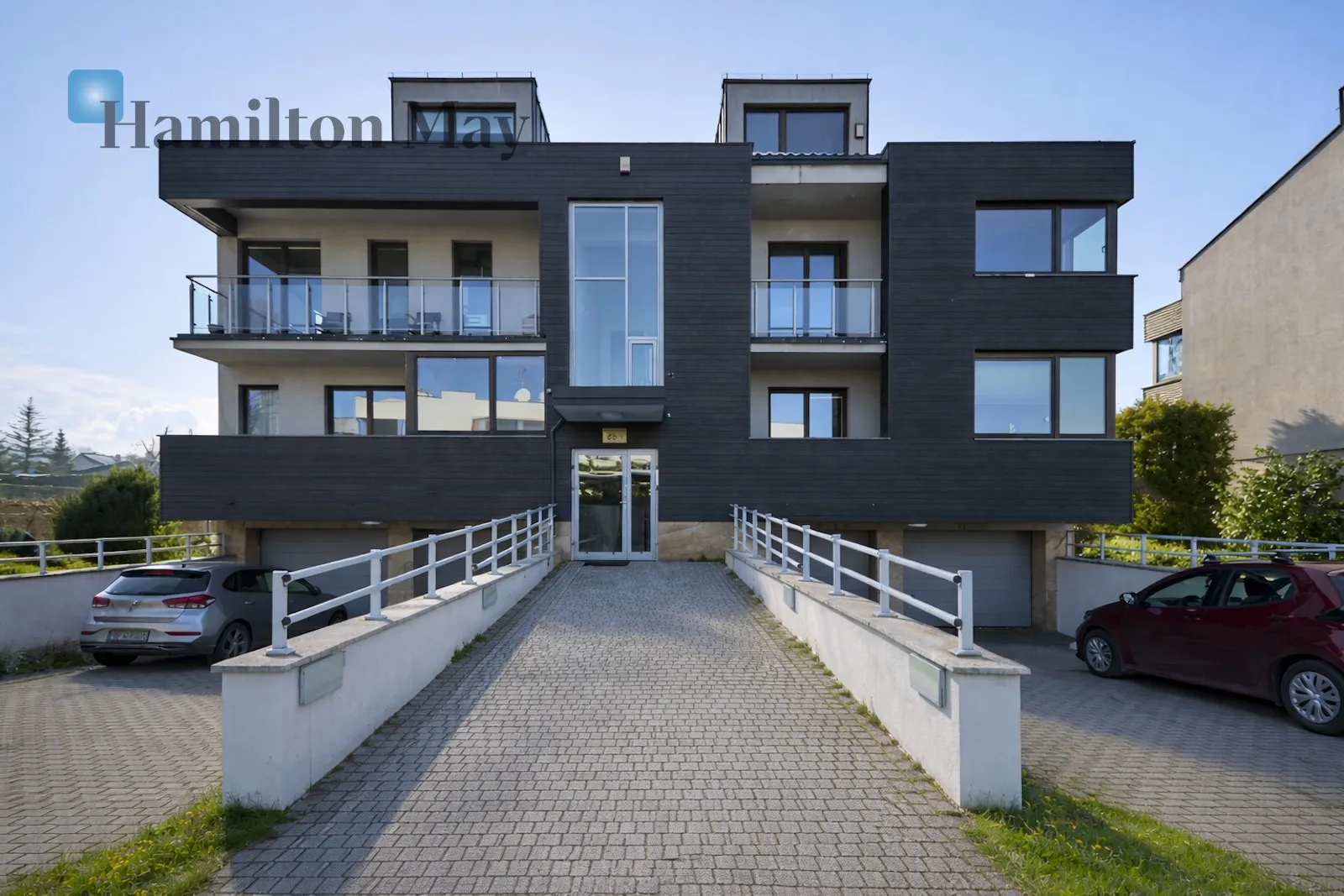 Street: Podłącze Region: Zwierzyniec Subregion: Wola Justowska Distance to centre: 4.34 km Level: 1 - slider