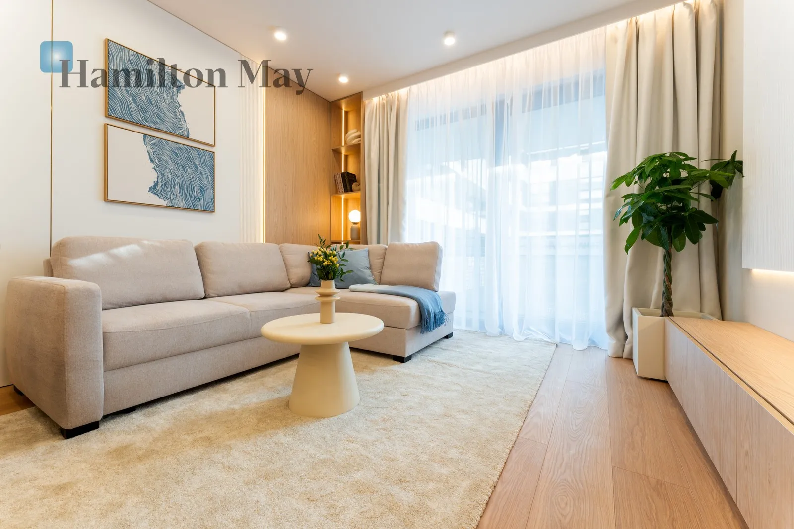 A finished apartment with a kitchenette for sale on Kijowska Avenue - slider