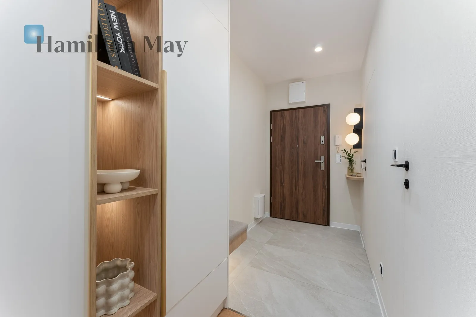 A finished apartment with a kitchenette for sale on Kijowska Avenue - slider