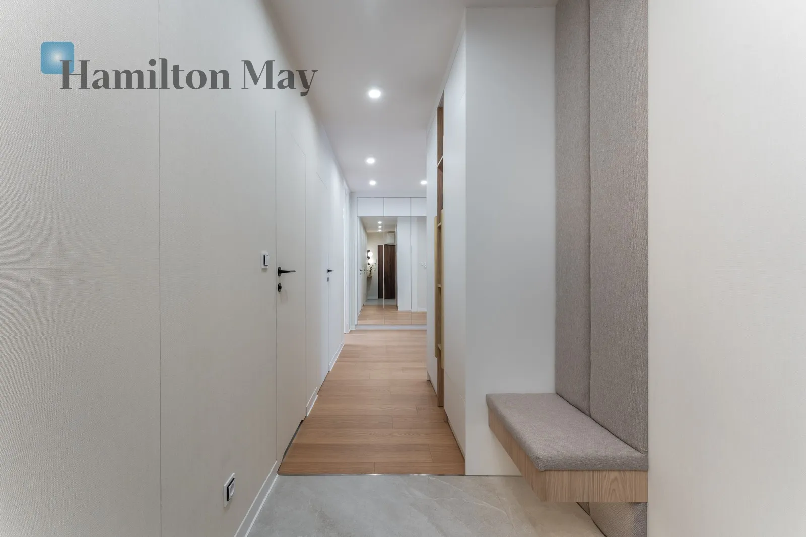 A finished apartment with a kitchenette for sale on Kijowska Avenue - slider