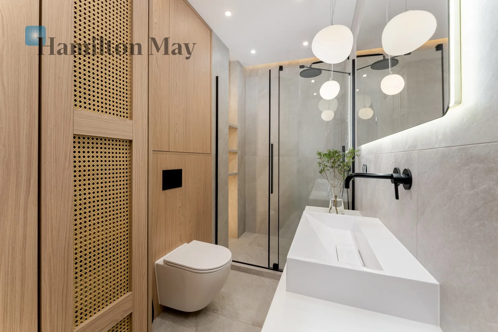 A finished apartment with a kitchenette for sale on Kijowska Avenue - slider