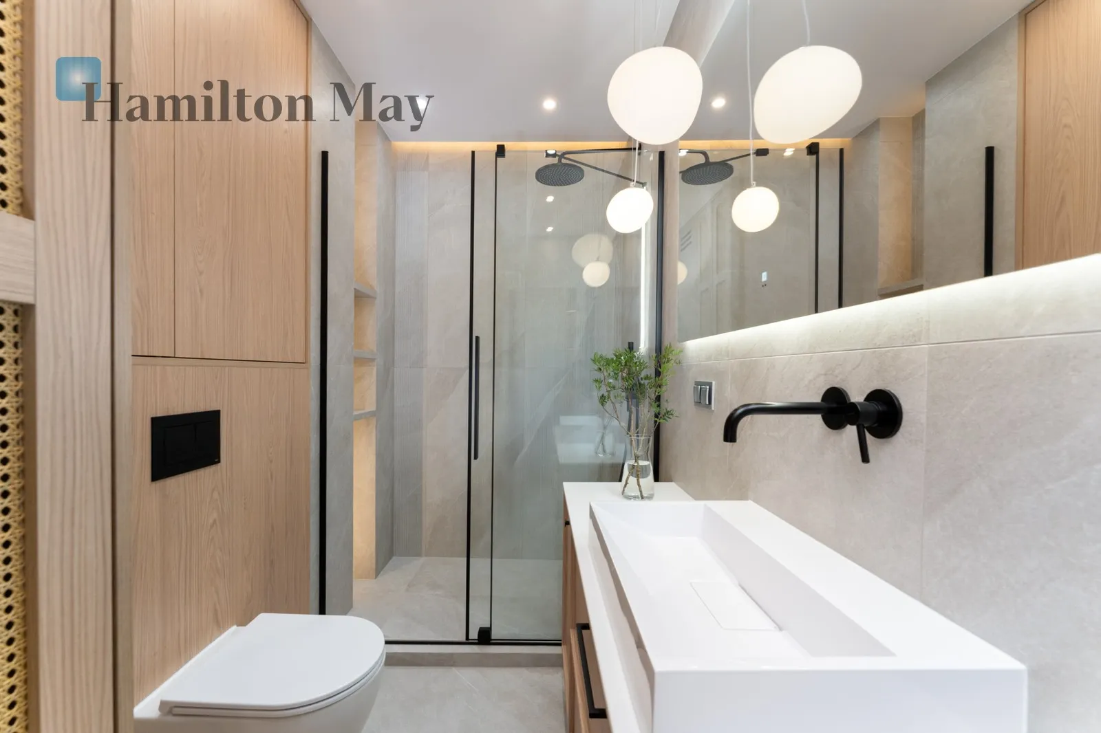 A finished apartment with a kitchenette for sale on Kijowska Avenue - slider