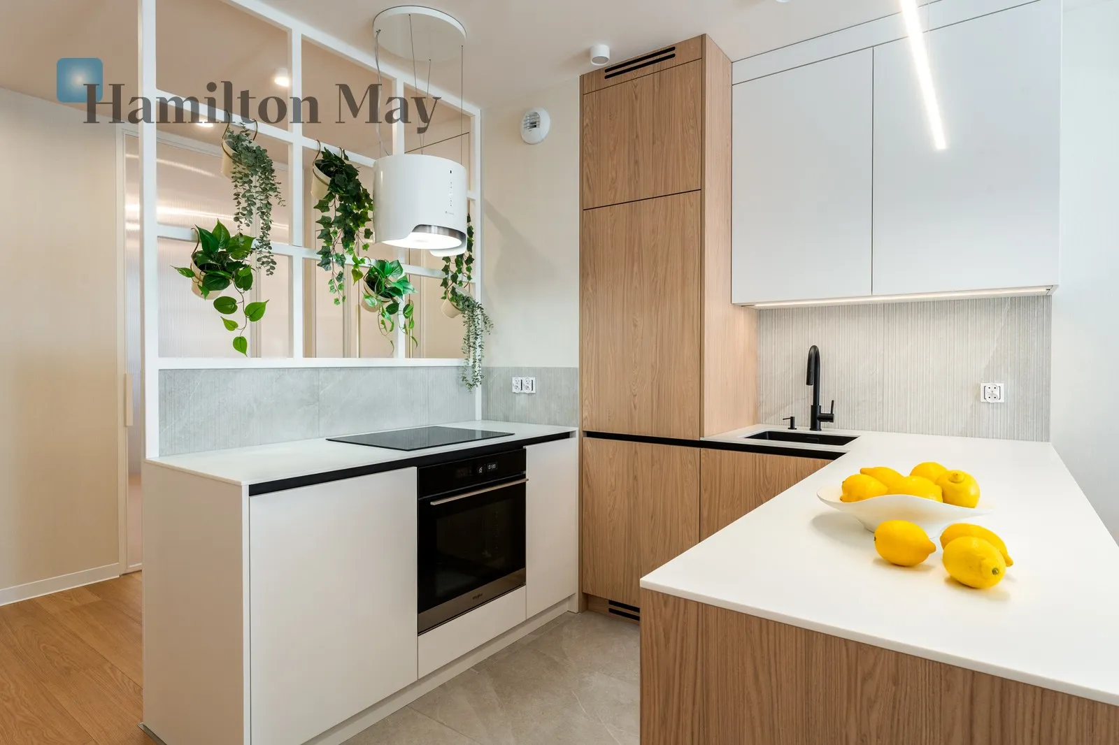 A finished apartment with a kitchenette for sale on Kijowska Avenue - slider