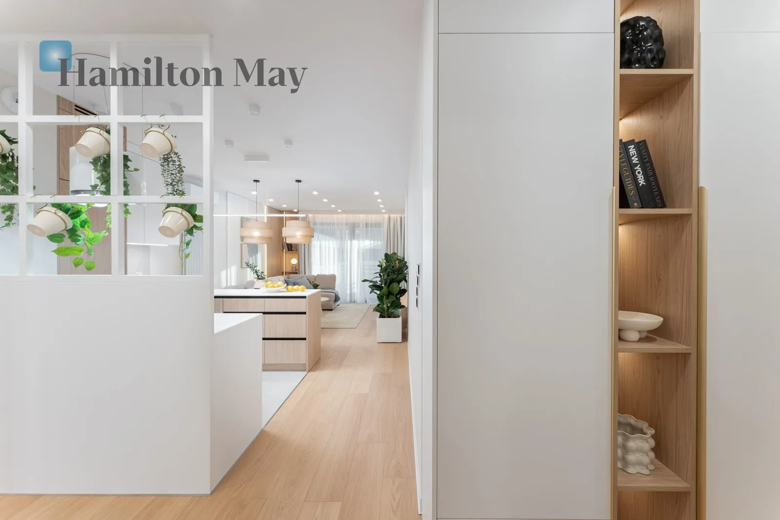 A finished apartment with a kitchenette for sale on Kijowska Avenue - slider