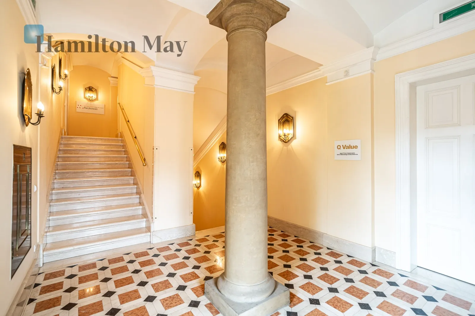 Office premises with an area of 65 m2 in Pałacyk pod Orłem at ul. Krupnicza

 - slider