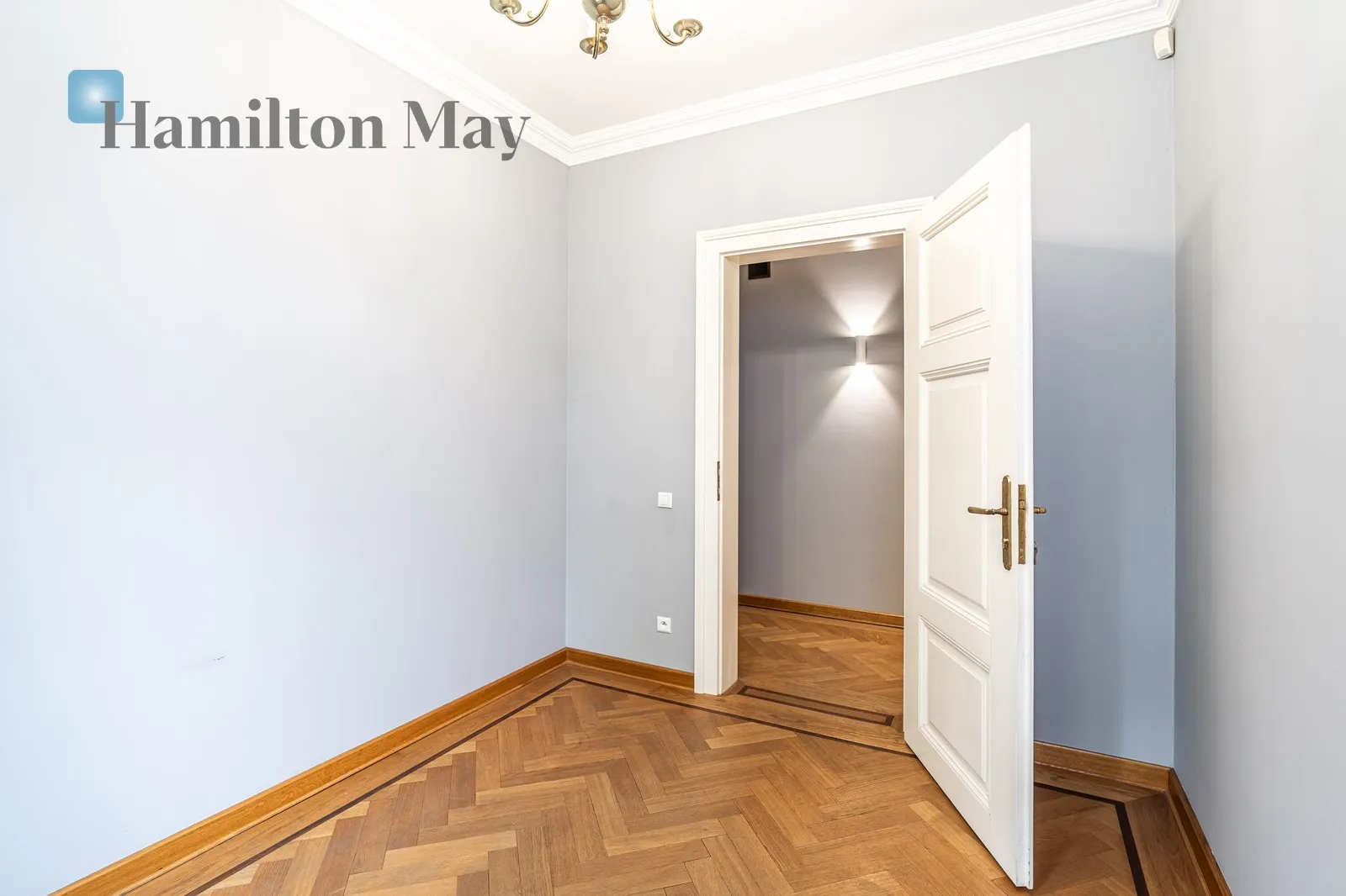 Office premises with an area of 65 m2 in Pałacyk pod Orłem at ul. Krupnicza

 - slider