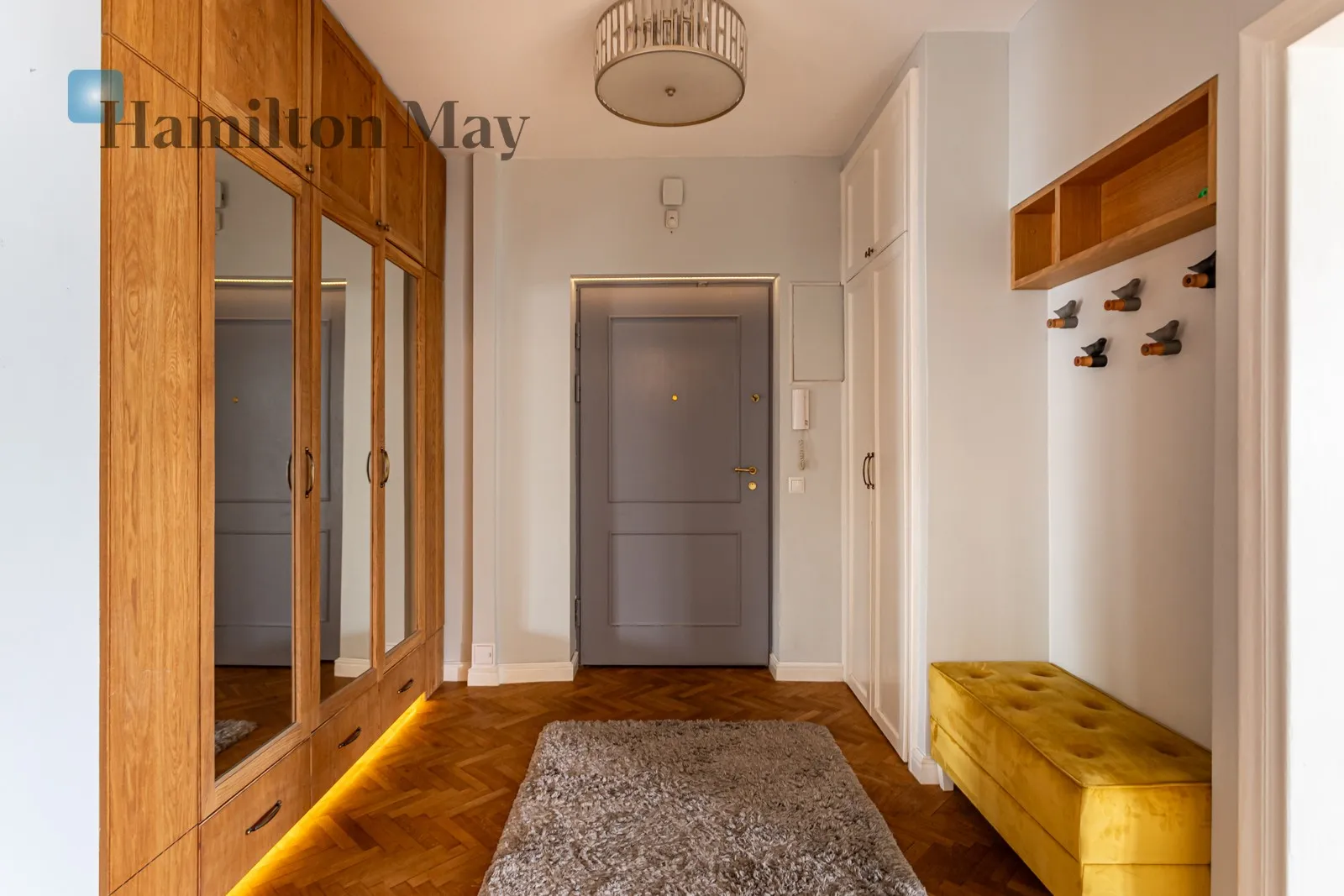 Subregion: Solec Distance to centre: 1.74 km Level: 1 Price: 8900 PLN Bedrooms: 3 Bathrooms: 2 Size: 94m2 Price/m2: 95 PLN - slider