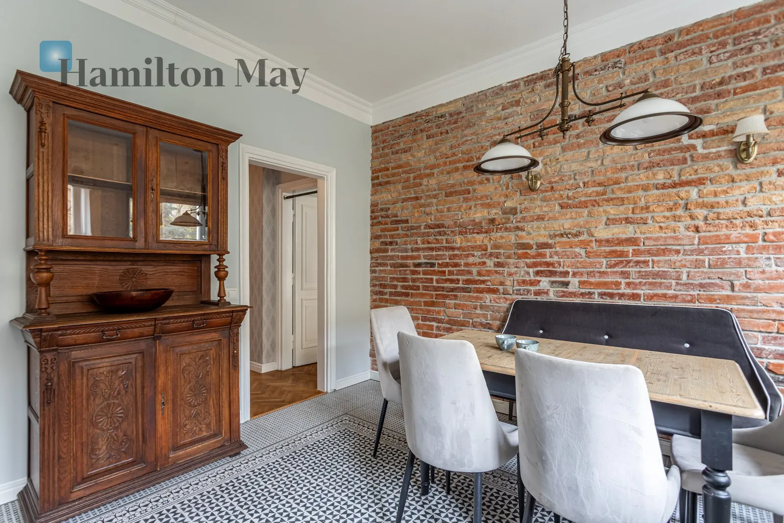 Subregion: Solec Distance to centre: 1.74 km Level: 1 Price: 8900 PLN Bedrooms: 3 Bathrooms: 2 - slider