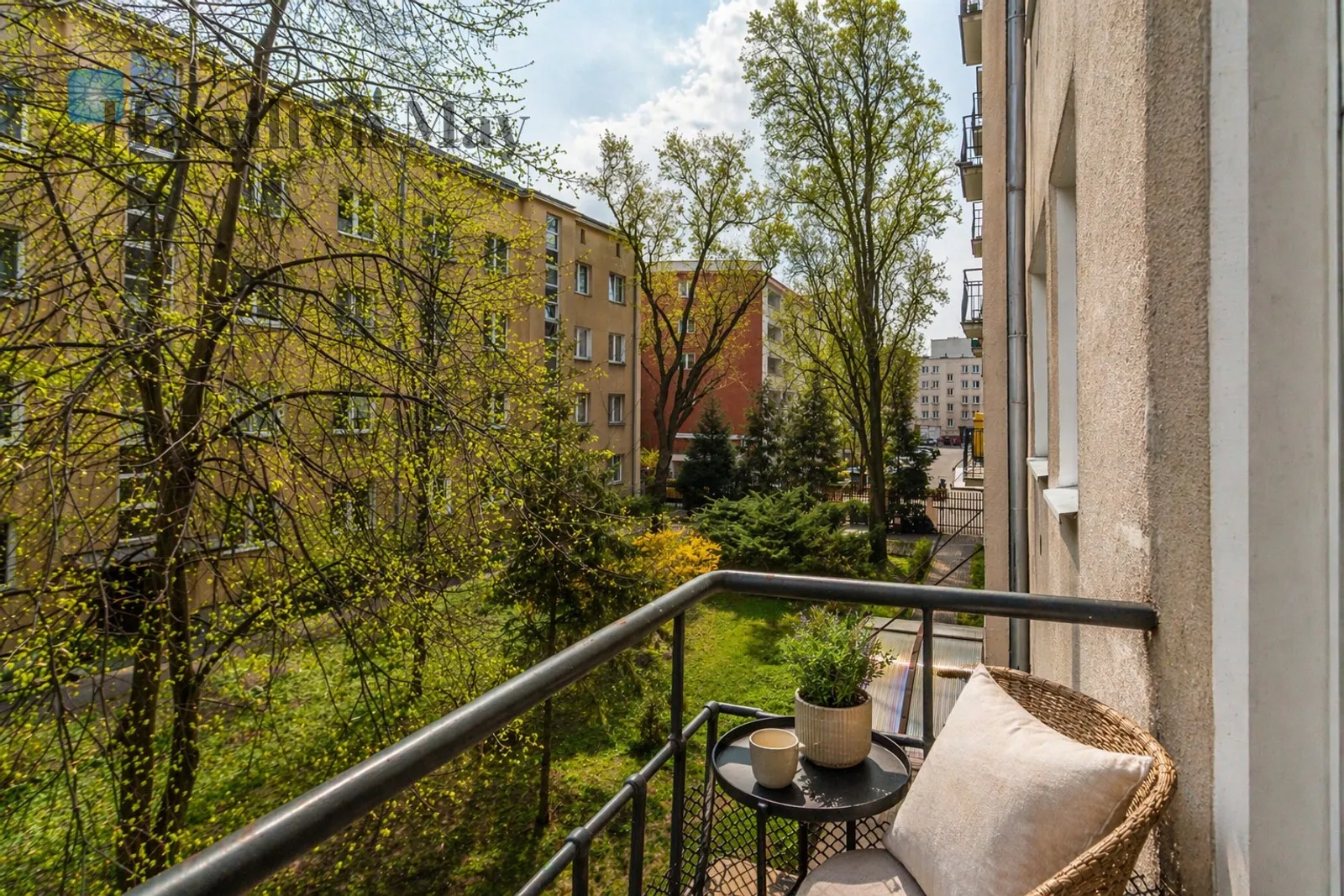 Przestronne mieszkanie na Powiślu z garażem przy parku - slider