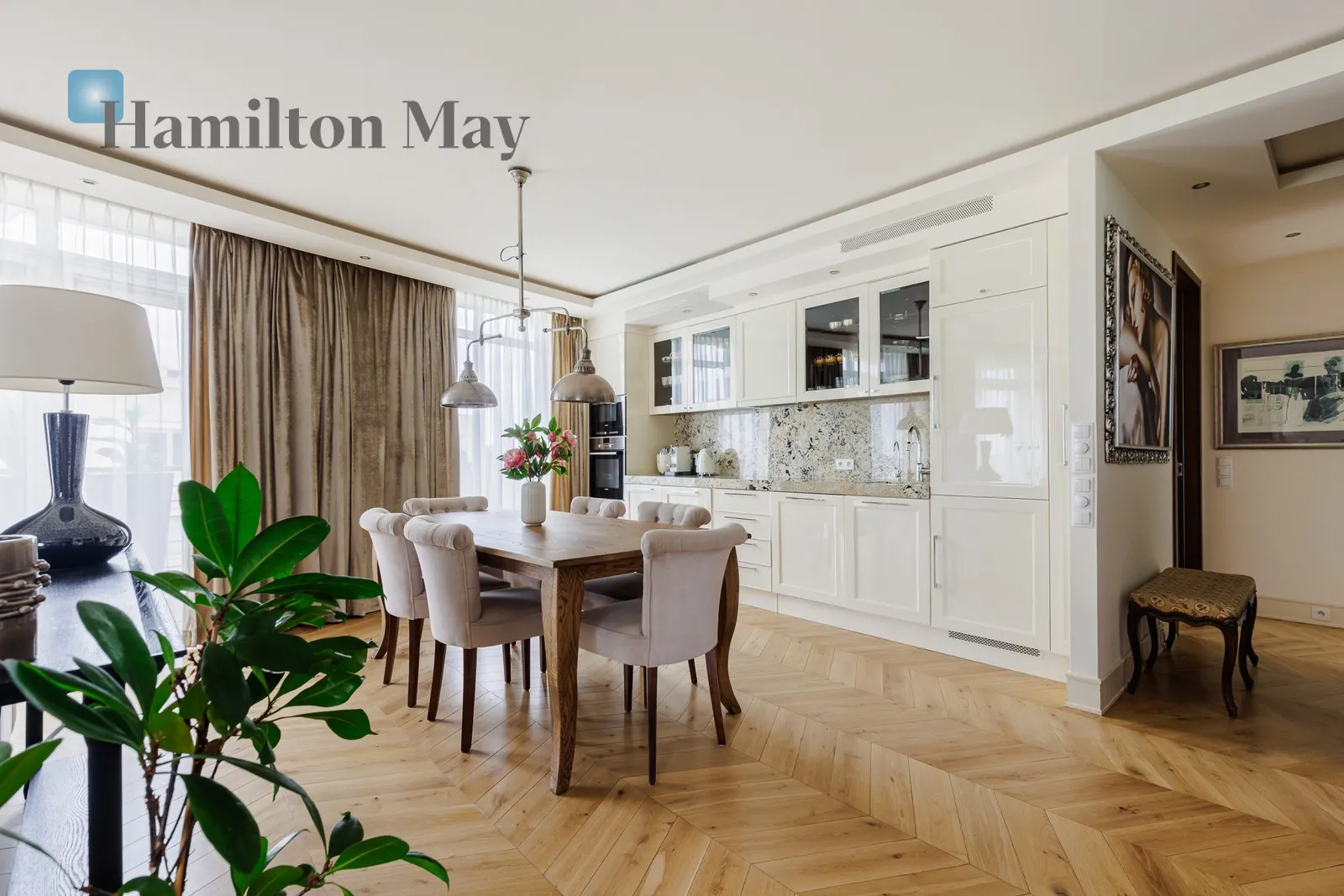 Region: Śródmieście Subregion: Śródmieście Południowe Distance to centre: 0.77 km Level: 6 Price: 16000 PLN Bedrooms: 2 Bathrooms: 2 Size: 88m2 Price/m2: 182 PLN - slider