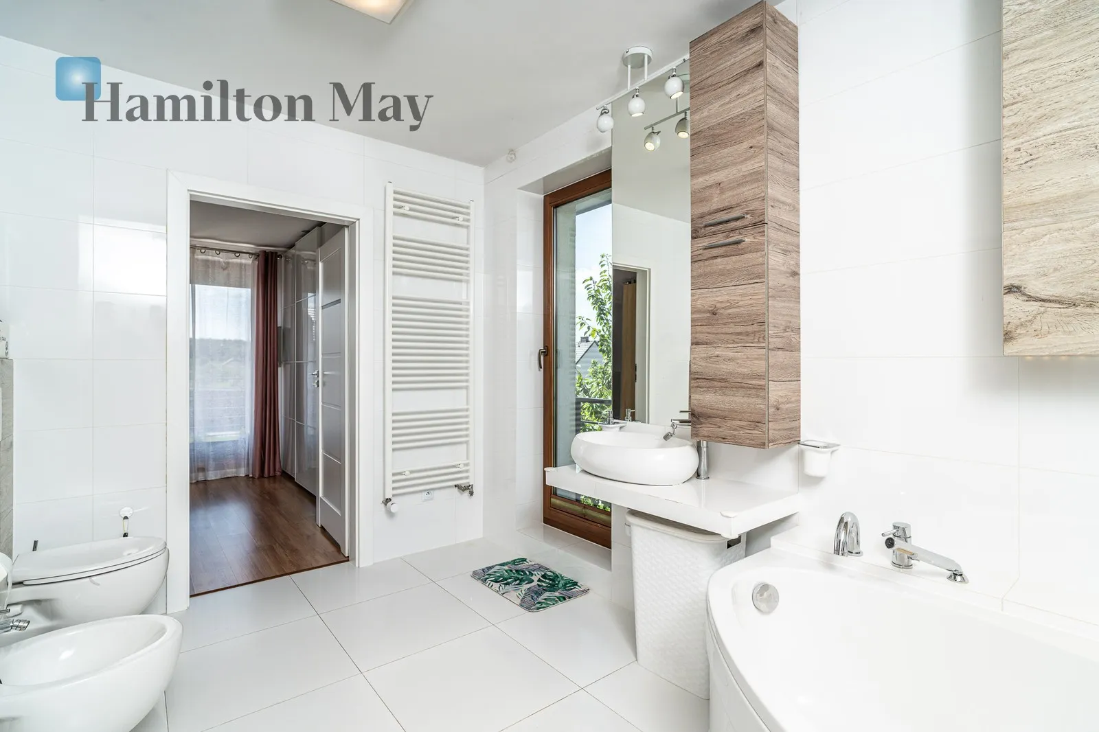 Street: Gabriela Słońskiego Region: Dębniki Distance to centre: 4.44 km Price: 3700000 PLN Bedrooms: 7 Bathrooms: 3 - slider