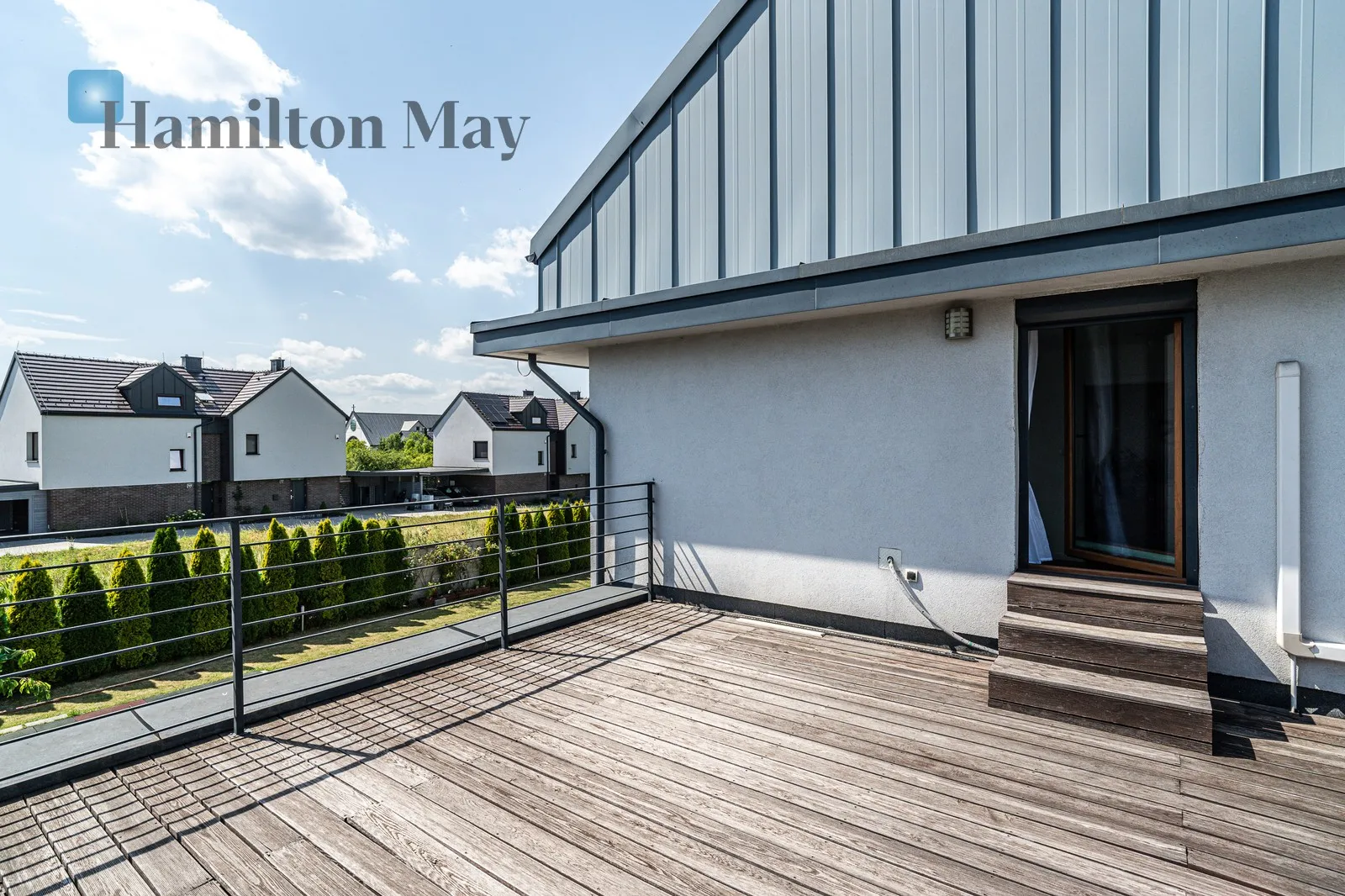 Region: Dębniki Distance to centre: 4.44 km Price: 3700000 PLN Bedrooms: 7 - slider