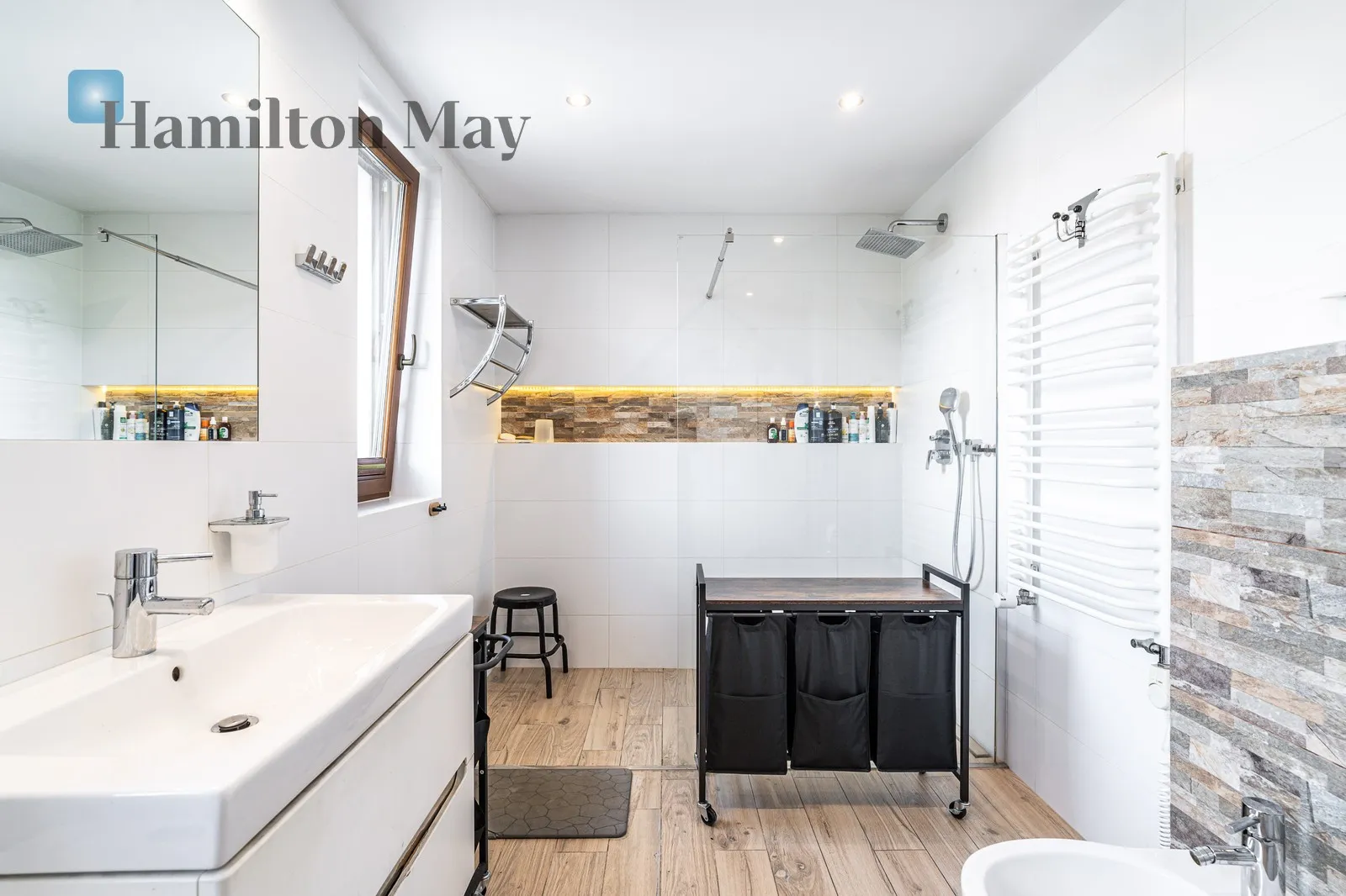 City: Kraków Street: Gabriela Słońskiego Region: Dębniki Distance to centre: 4.44 km - slider