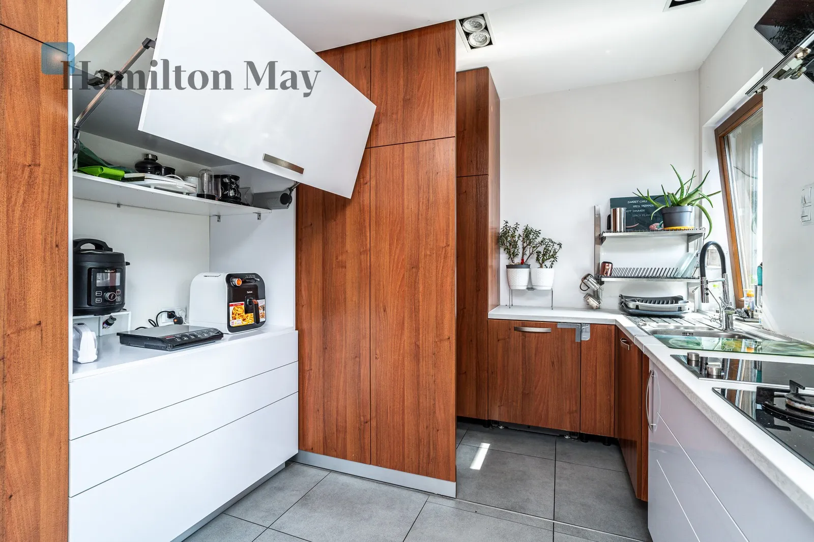 Price: 3700000 PLN Bedrooms: 7 Bathrooms: 3 - slider