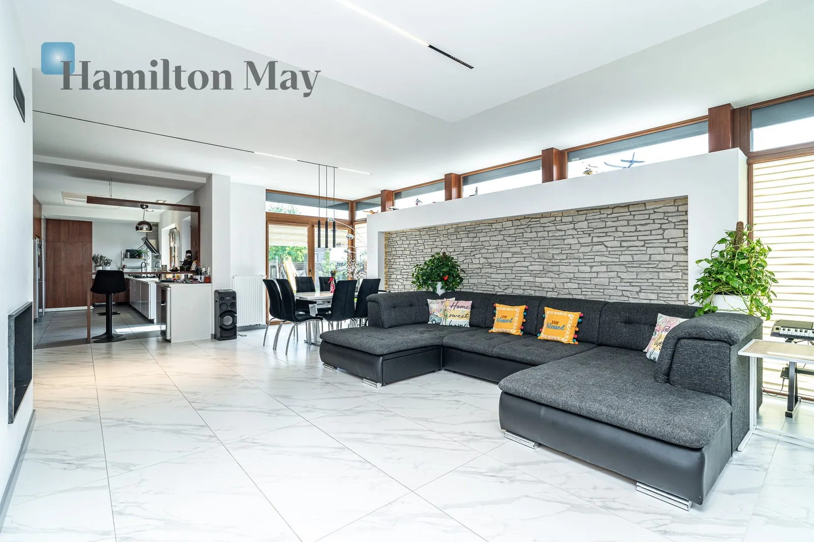 Bedrooms: 7 Bathrooms: 3 Plot size: 741m2 Price/m2: 13028 PLN - slider