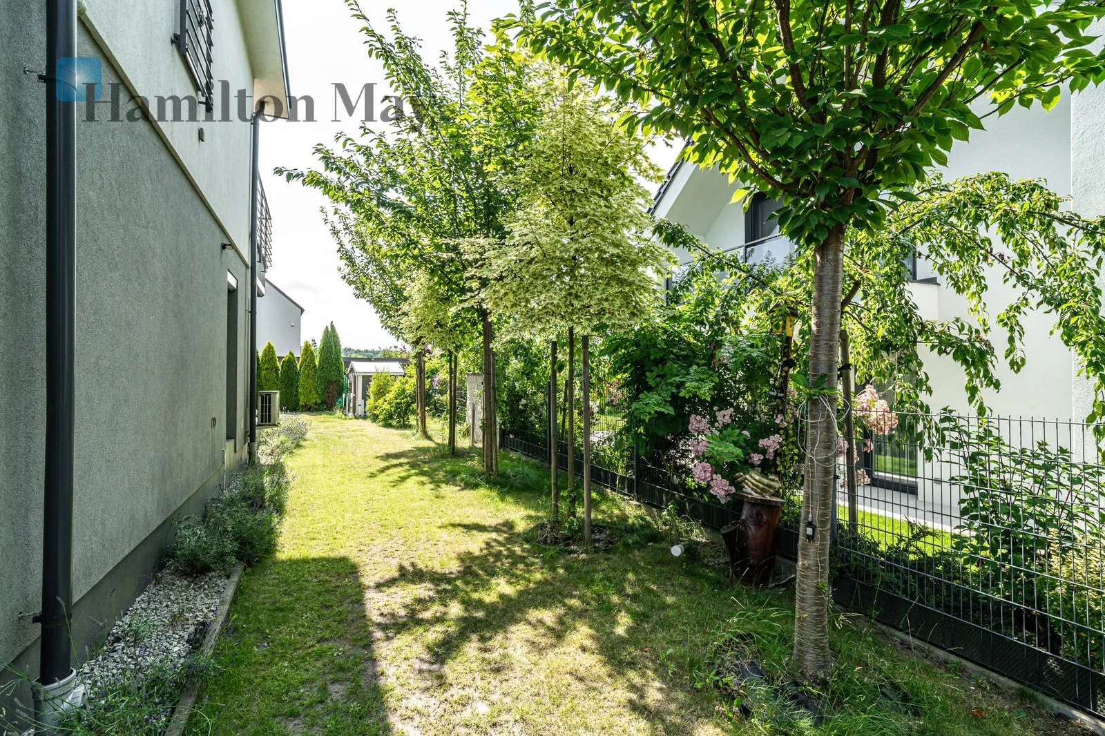 Bedrooms: 7 - slider