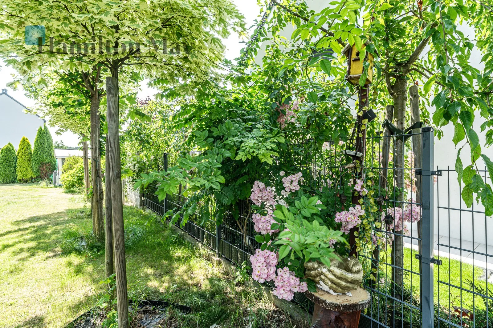 Bathrooms: 3 - slider