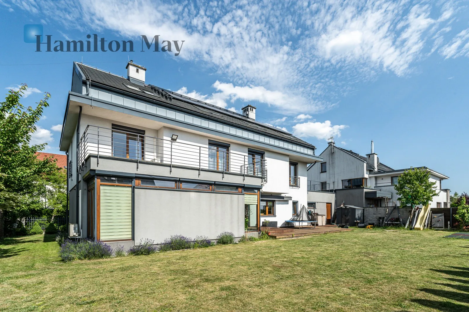 Nowoczesny, przestronny dom o powierzchni 284 m² przy Zakrzówku - slider