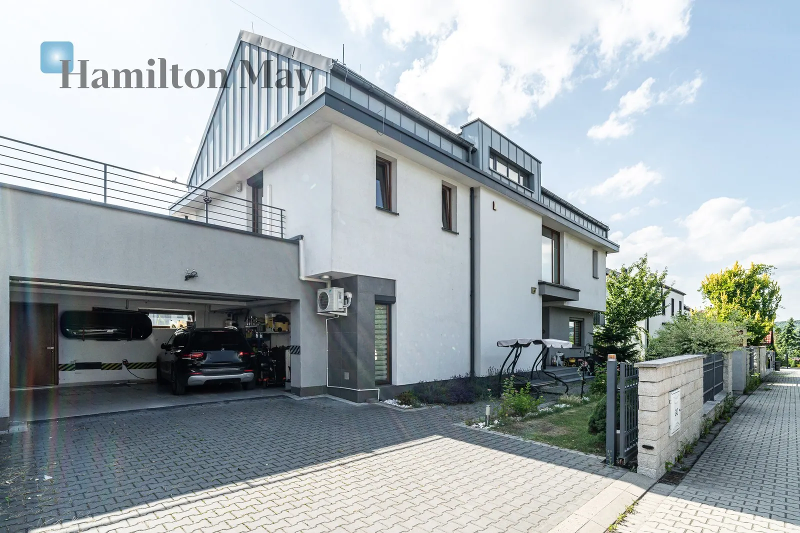 Nowoczesny, przestronny dom o powierzchni 284 m² przy Zakrzówku - slider